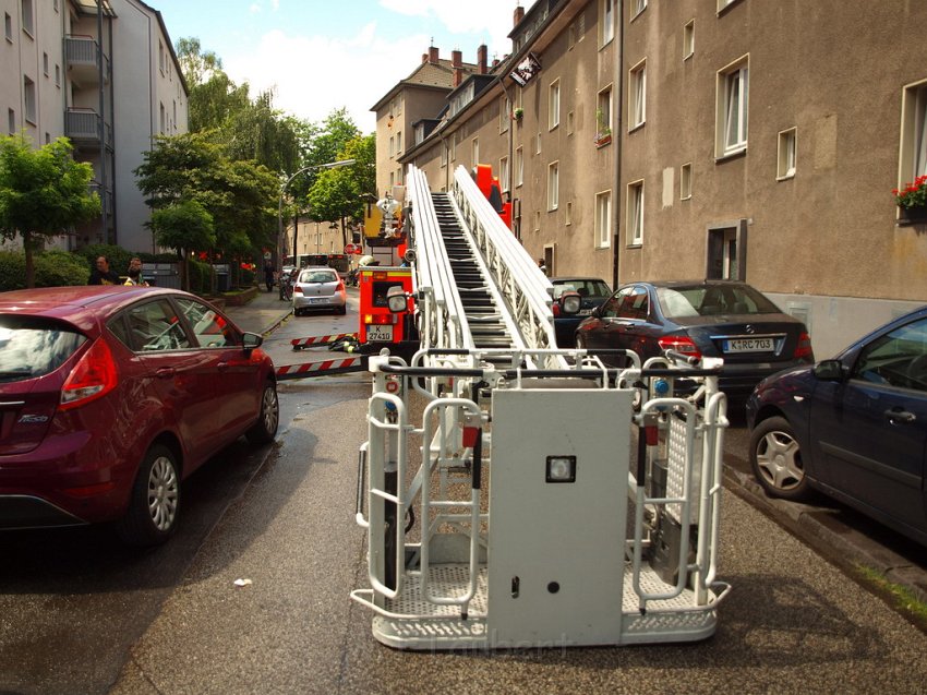 Feuerwehrmann verunglueckt Köln Kalk P19.JPG